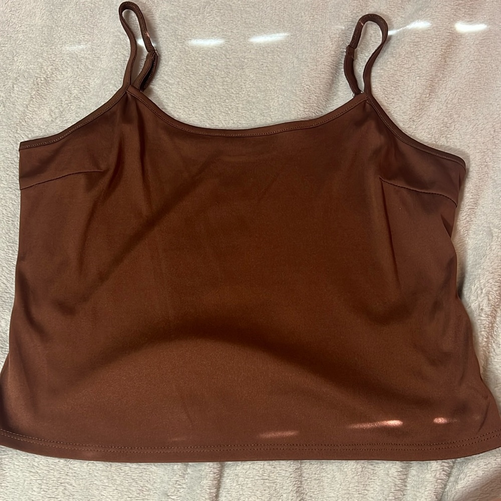 brown cropped tank, size large, no boundaries